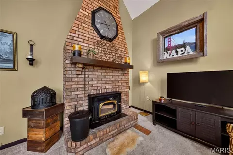 Living - 120 Cedar Ln, Hermann, MO 65041 photo 4 of 6