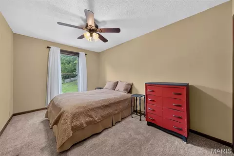 Bedroom - 120 Cedar Ln, Hermann, MO 65041 photo 8 of 9