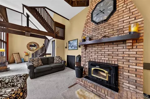 Living - 120 Cedar Ln, Hermann, MO 65041 photo 2 of 6