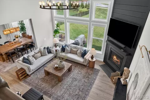 Living - 401 Burnley Dr, O'fallon, MO 63368 photo 5 of 5