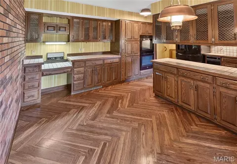 Kitchen - 948 Donna Dr, Jackson, MO 63755 photo 3 of 4
