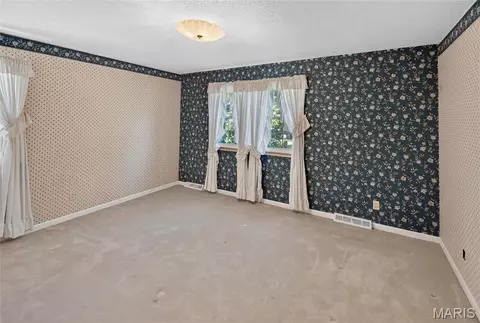 Bedroom - 948 Donna Dr, Jackson, MO 63755 photo 4 of 7