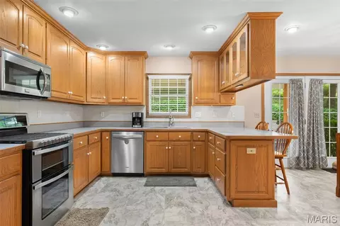 Kitchen - 426 Windy Hills Dr, Washington, MO 63090 photo 2 of 4