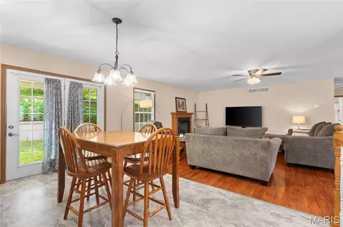 Dining - 426 Windy Hills Dr, Washington, MO 63090 photo 1 of 1