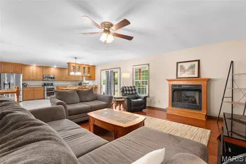 Living - 426 Windy Hills Dr, Washington, MO 63090 photo 2 of 2