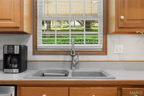 Kitchen - 426 Windy Hills Dr, Washington, MO 63090 photo 3 of 4