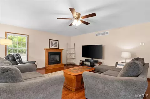 Living - 426 Windy Hills Dr, Washington, MO 63090 photo 1 of 2