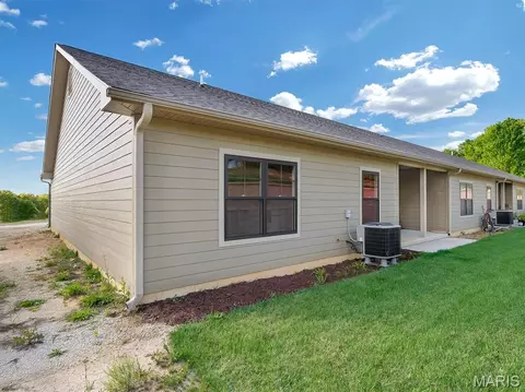 Exterior - 131 Stone Ledge Dr, Saint Clair, MO 63077 photo 5 of 8