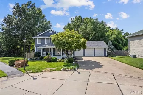 4 River Ridge Ct, Saint Charles, MO 63303