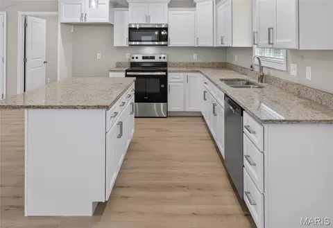 Kitchen - 5421 Flatrock Trce, Jackson, MO 63755 photo 1 of 2