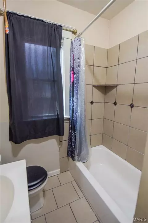 Bath - 5714 Pamplin Pl, Saint Louis, MO 63136 photo 2 of 2
