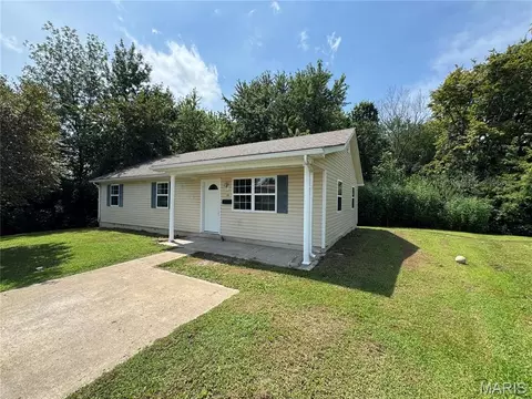 108 N 18th St, Bowling Green, MO 63334