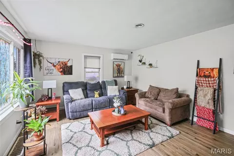 619 Thomas St, Edwardsville, IL 62025