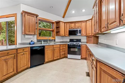 Kitchen - 744 Mound Rd, Festus, MO 63028 photo 1 of 3