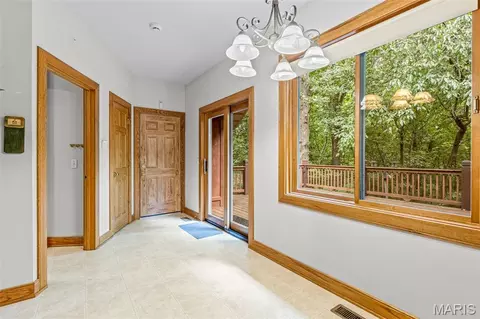 Entry Way - 744 Mound Rd, Festus, MO 63028 photo 2 of 4