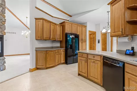 Kitchen - 744 Mound Rd, Festus, MO 63028 photo 2 of 3