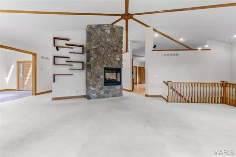 Living - 744 Mound Rd, Festus, MO 63028 photo 3 of 8