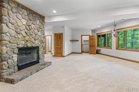 Living - 744 Mound Rd, Festus, MO 63028 photo 7 of 8