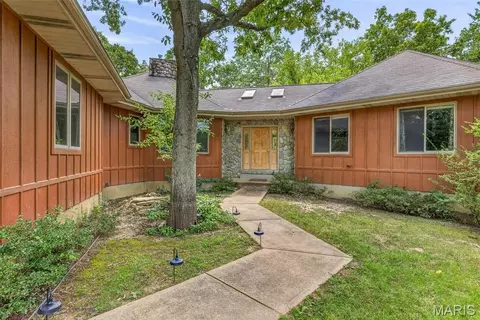 Exterior - 744 Mound Rd, Festus, MO 63028 photo 4 of 10