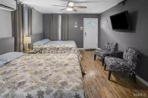Bedroom - 111 Main St E, Grafton, IL 62037 photo 8 of 17