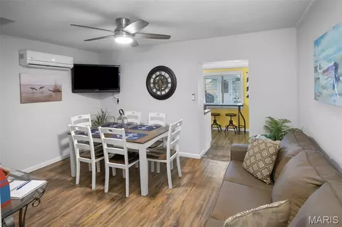 Dining - 111 Main St E, Grafton, IL 62037 photo 1 of 2