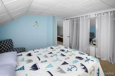 Bedroom - 111 Main St E, Grafton, IL 62037 photo 6 of 17