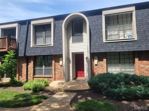 1111 Appleseed Ln #A, Olivette, MO 63132