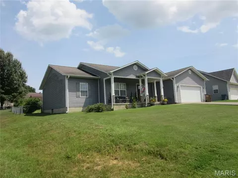 324 Murfield Dr, Poplar Bluff, MO 63901