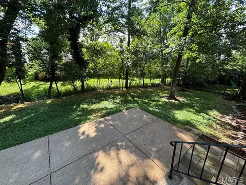 Exterior - 754 Carman Woods Dr, Manchester, MO 63021 photo 3 of 4
