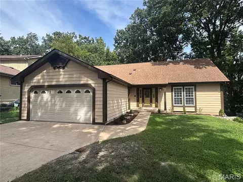 Exterior - 754 Carman Woods Dr, Manchester, MO 63021 photo 2 of 4