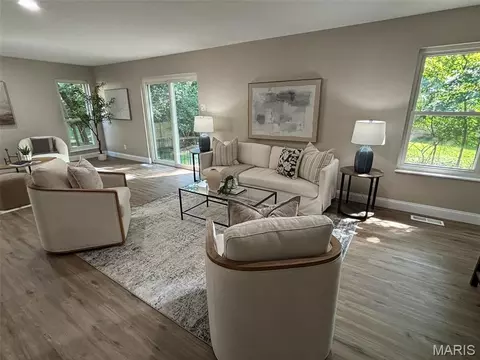 Living - 754 Carman Woods Dr, Manchester, MO 63021 photo 3 of 3