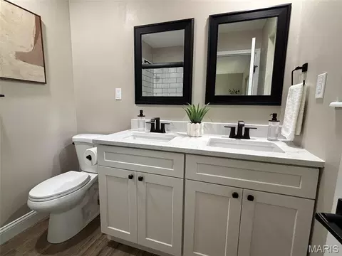 Bath - 754 Carman Woods Dr, Manchester, MO 63021 photo 1 of 5