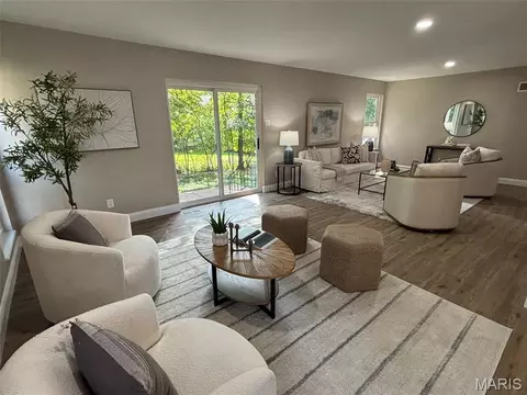 Living - 754 Carman Woods Dr, Manchester, MO 63021 photo 1 of 3