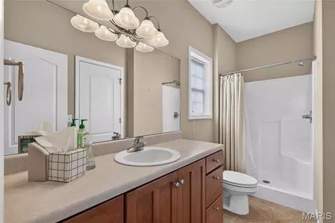 Bath - 1635 Yale Ave, Rolla, MO 65401 photo 4 of 6
