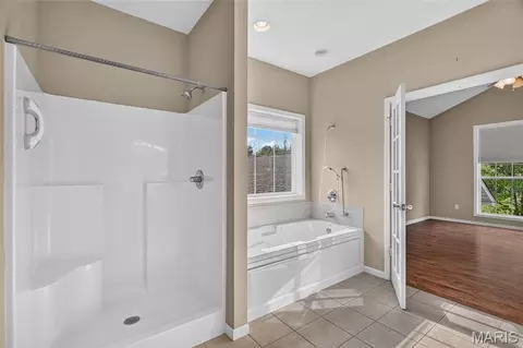 Bath - 1635 Yale Ave, Rolla, MO 65401 photo 3 of 6
