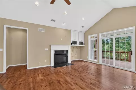 Living - 1635 Yale Ave, Rolla, MO 65401 photo 6 of 9