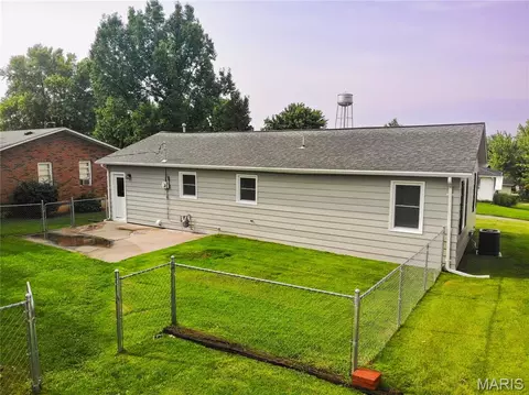 Exterior - 601 Cooper Ave, Paris, MO 65275 photo 3 of 3