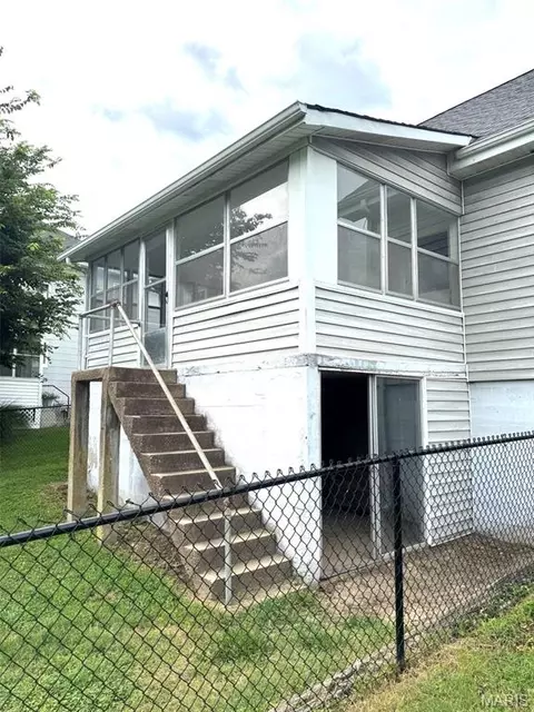 Exterior - 406 W Springfield Ave, Union, MO 63084 photo 5 of 6