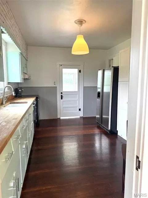 Kitchen - 406 W Springfield Ave, Union, MO 63084 photo 1 of 3