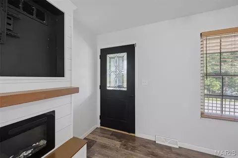 Entry Way - 1312 Primrose Dr, Arnold, MO 63010 photo 1 of 1