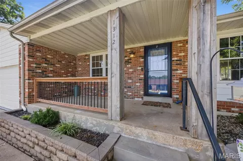 Exterior - 1312 Primrose Dr, Arnold, MO 63010 photo 2 of 7