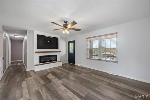 Living - 1312 Primrose Dr, Arnold, MO 63010 photo 2 of 3