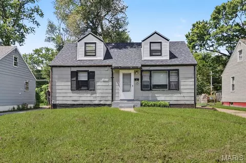 6829 Berkridge Ct, Saint Louis, MO 63134