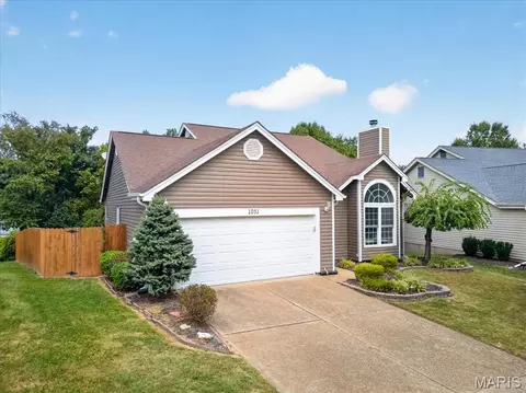 Exterior - 1032 Oak Glen Cir, Ballwin, MO 63021 photo 7 of 7