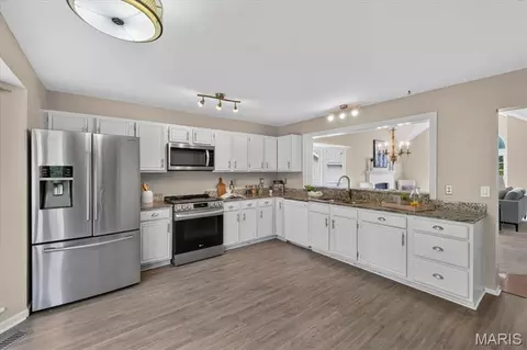 Kitchen - 1032 Oak Glen Cir, Ballwin, MO 63021 photo 1 of 3
