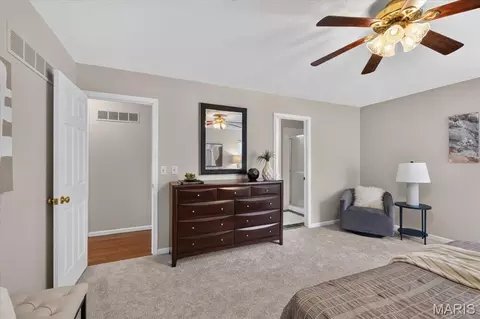 Bedroom - 1032 Oak Glen Cir, Ballwin, MO 63021 photo 3 of 9