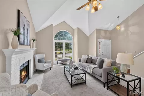 Living - 1032 Oak Glen Cir, Ballwin, MO 63021 photo 1 of 1