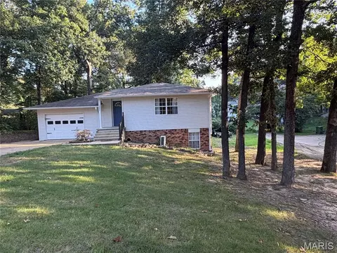 1609 Sylvan Dr, Poplar Bluff, MO 63901