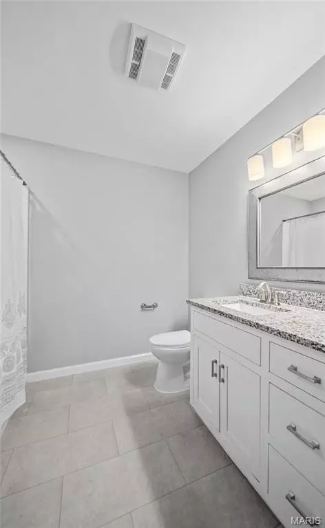 Bath - 821 Cambridge Dr, Rolla, MO 65401 photo 3 of 4