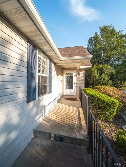 Exterior - 821 Cambridge Dr, Rolla, MO 65401 photo 6 of 13